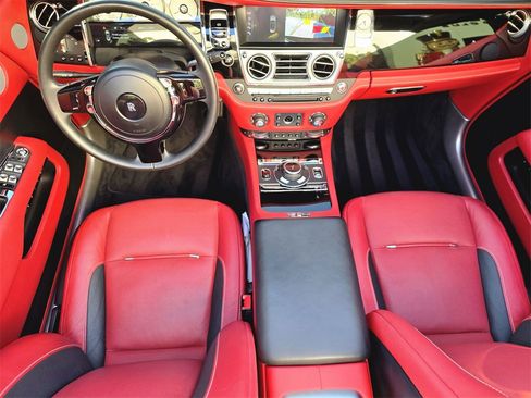 Used 2020 Rolls-Royce Dawn image 12