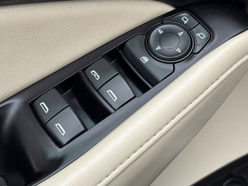 Used 2019 Buick Enclave Essence image 22