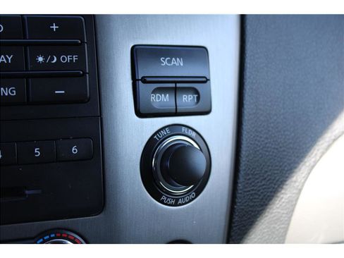 Used 2015 Nissan Armada SV image 27