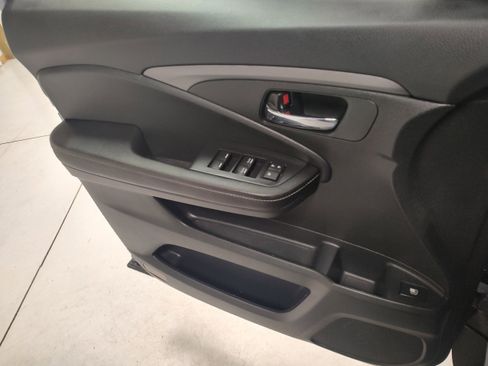 Used 2024 Honda Ridgeline Sport image 8