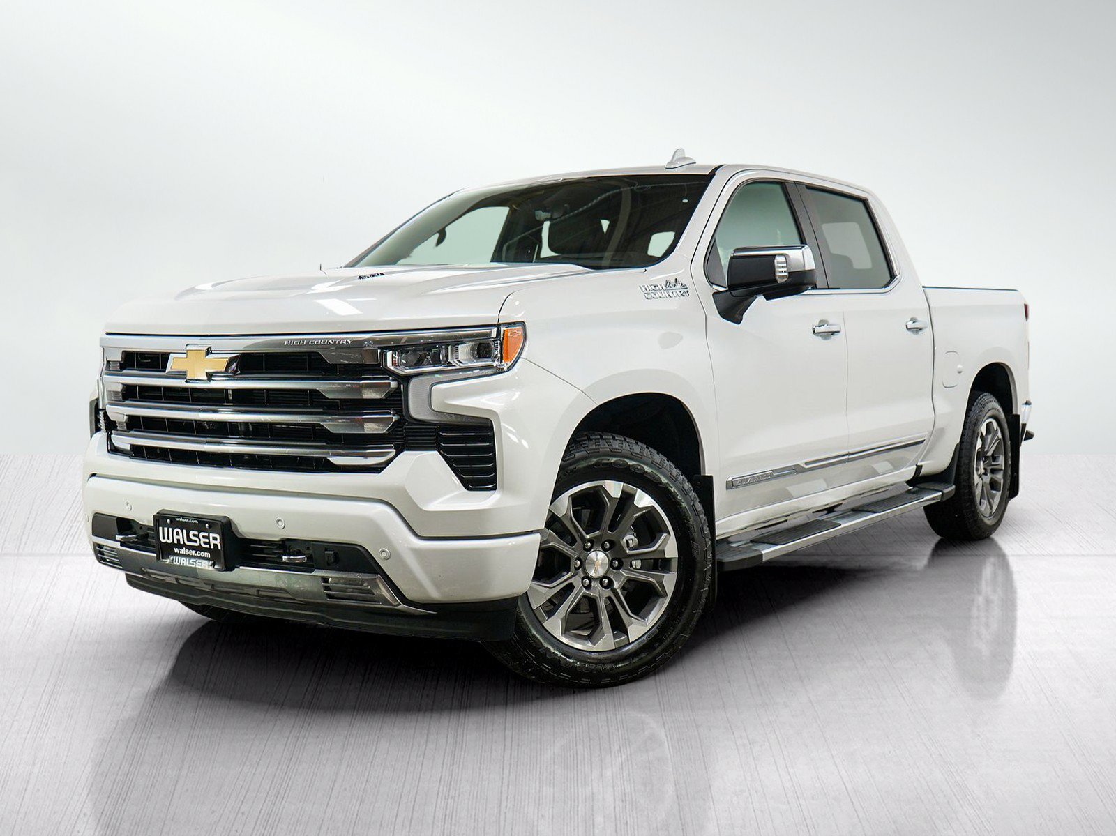 Used 2024 Chevrolet Silverado 1500 High Country w/ Technology Package AWD/4WD image 1