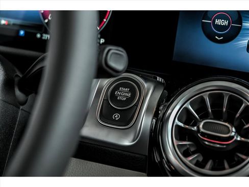 Certified 2026 Mercedes-Benz GLB 250 GLB 250 4MATIC image 18