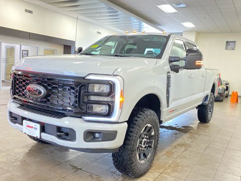 New 2026 Ford F250 Lariat w/ Tremor Off-Road Package AWD/4WD image 4