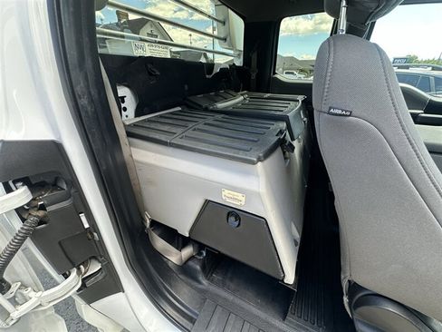 Used 2017 Ford F550 4x4 SuperCab Super Duty w/ XLT Value Package image 13