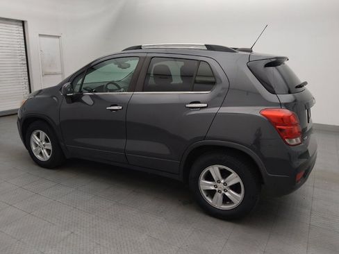 Used 2017 Chevrolet Trax LT w/ LT Convenience Package FWD image 3