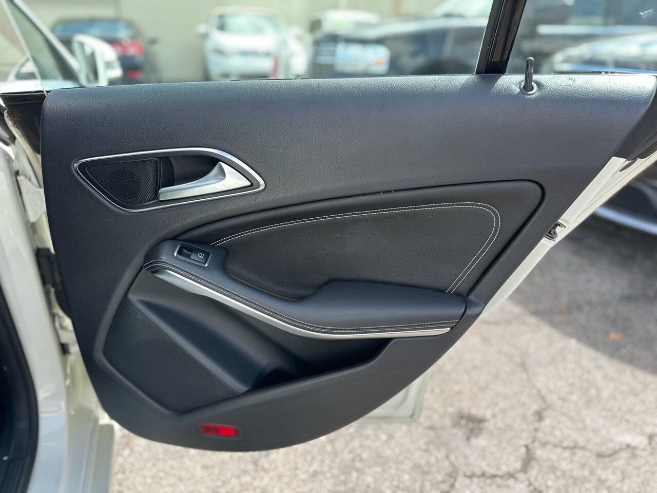 Used 2015 Mercedes-Benz CLA 250 image 23