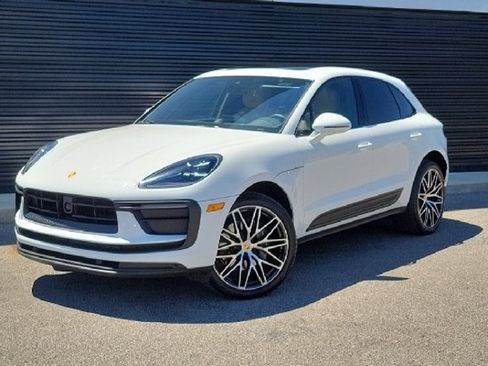 Used 2023 Porsche Macan AWD/4WD image 1