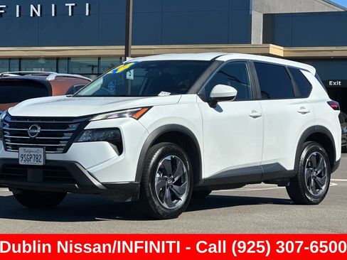 Used 2024 Nissan Rogue SV FWD image 8