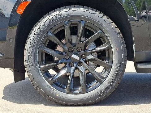 Used 2022 Cadillac Escalade ESV Sport w/ LPO, ONYX Package AWD/4WD image 8