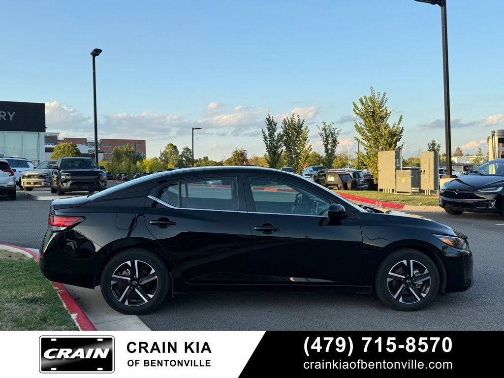 Used 2025 Nissan Sentra SV FWD image 8