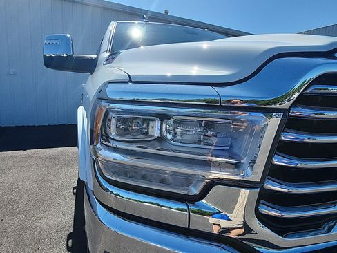 Used 2024 RAM 3500 Limited AWD/4WD image 12