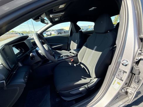 New 2025 Hyundai Elantra Sport image 13