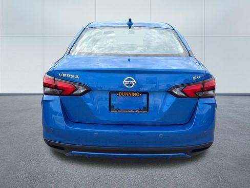 Used 2021 Nissan Versa SV FWD image 3