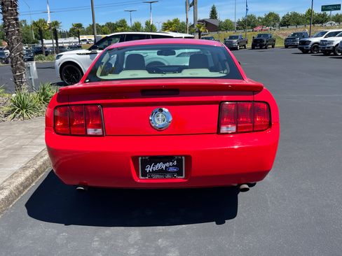 Used 2007 Ford Mustang Premium RWD image 4