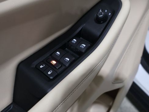 Used 2023 Jeep Grand Cherokee Limited w/ Trailer Tow Prep Group (B) image 14