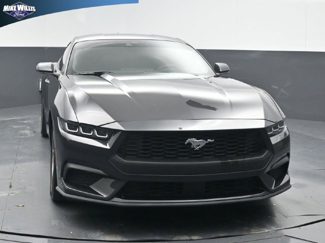 Used 2024 Ford Mustang Coupe RWD image 2