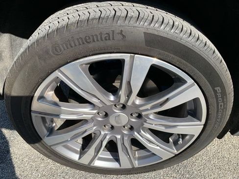 Used 2019 Cadillac XT4 Premium Luxury w/ Driver Assist Package FWD image 10