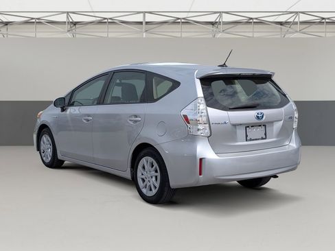 Used 2014 Toyota Prius V Three image 7