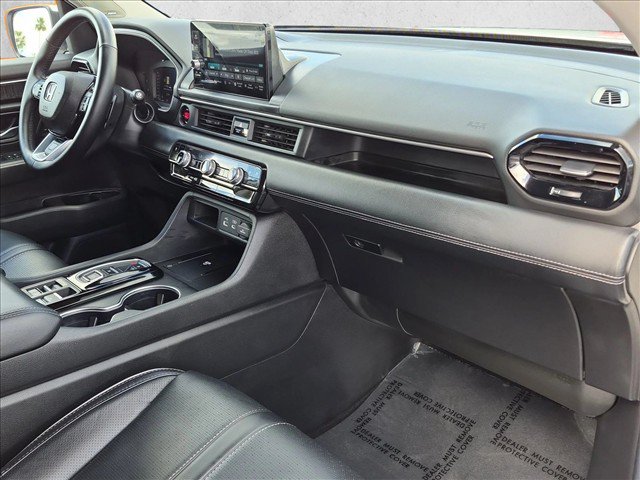 Used 2025 Honda Pilot Elite image 24