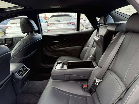 Used 2021 Lexus LS 500 AWD w/ Accessory Package (Z1) image 15