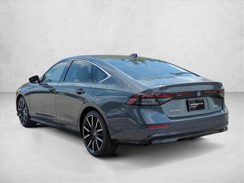 Used 2024 Honda Accord Touring image 9