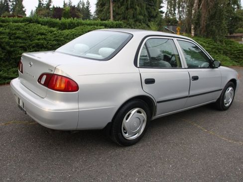 Used 1999 Toyota Corolla CE FWD image 3