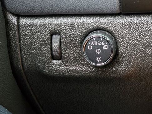 Used 2016 Chevrolet Colorado Z71 w/ Z71 Midnight Edition RWD image 42