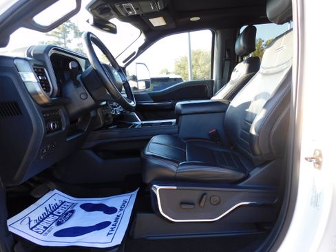Used 2024 Ford F350 Platinum w/ FX4 Off-Road Package image 10