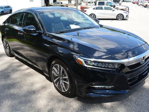 Used 2020 Honda Accord Touring image 4