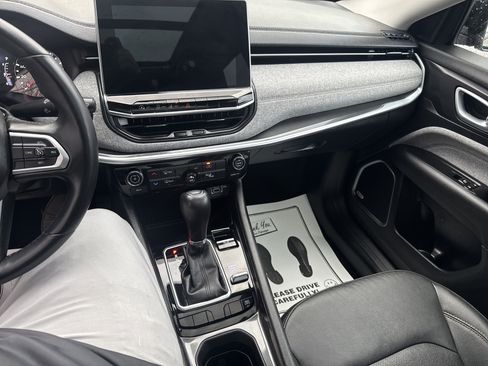 Used 2022 Jeep Compass Latitude w/ Sun and Sound Group image 22