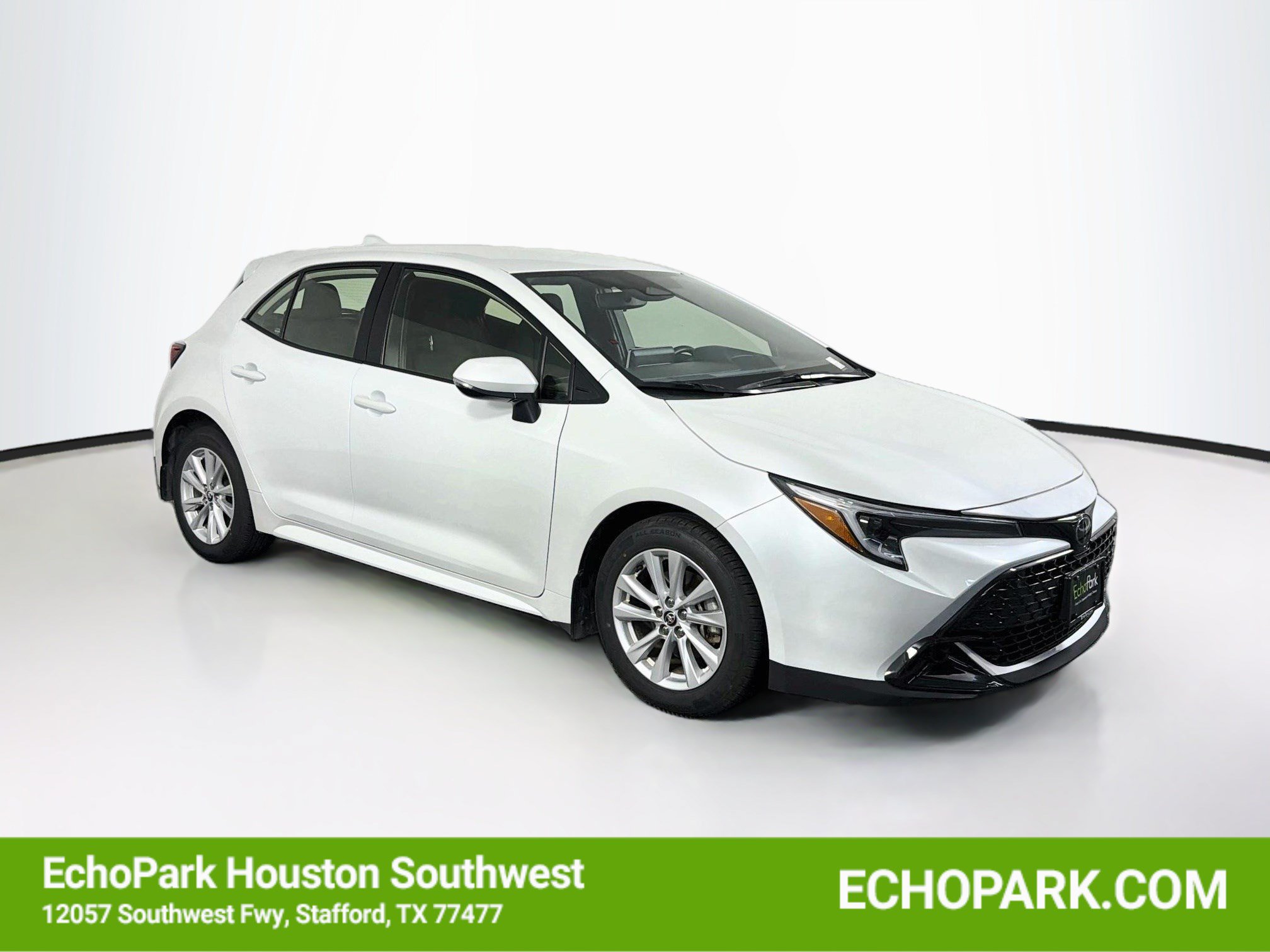 Used 2025 Toyota Corolla SE FWD image 1