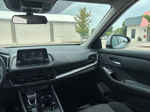 Used 2025 Nissan Rogue SV AWD/4WD image 38
