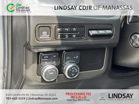 Used 2024 GMC Yukon XL Denali AWD/4WD image 29