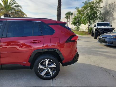 Used 2021 Toyota RAV4 SE w/ Weather & Moonroof Package image 4