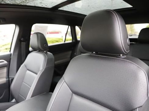 Used 2023 Volkswagen Atlas Cross Sport SEL R-Line AWD/4WD image 15
