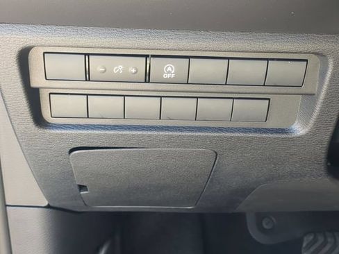 New 2026 Mitsubishi Outlander LE FWD image 17