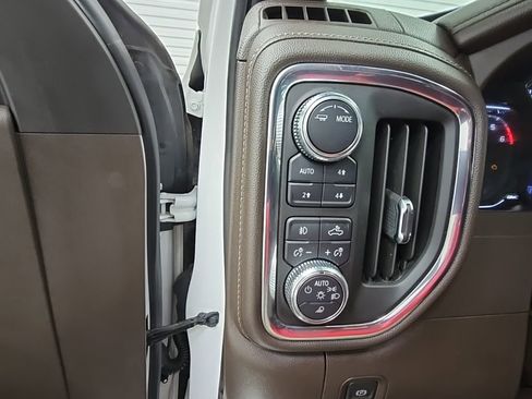 Used 2021 GMC Sierra 1500 SLT w/ SLT Premium Plus Package image 30