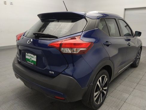 Used 2019 Nissan Kicks SR w/ SR Premium Package FWD image 9