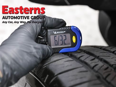Used 2024 Jeep Wrangler Unlimited AWD/4WD image 27