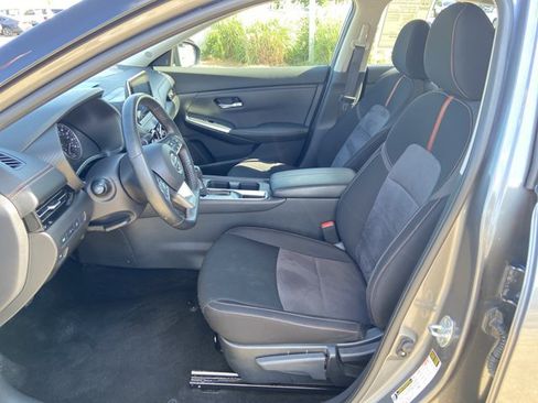 Used 2023 Nissan Sentra SR w/ Electronics Package FWD image 34