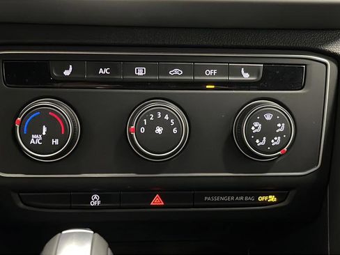 Used 2023 Volkswagen Atlas Cross Sport SE image 17