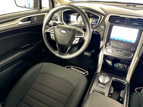 Used 2020 Ford Fusion SE FWD image 27