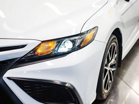 Used 2023 Toyota Camry SE w/ Convenience Package image 7