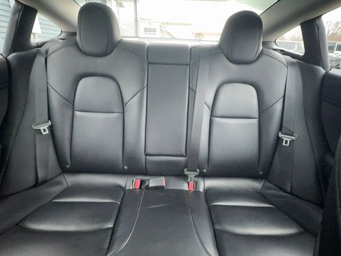 Used 2021 Tesla Model 3 Standard Range Plus image 18