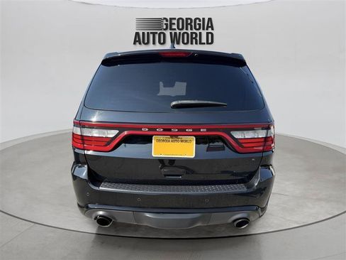 Used 2018 Dodge Durango SRT w/ Technology Group AWD/4WD image 12
