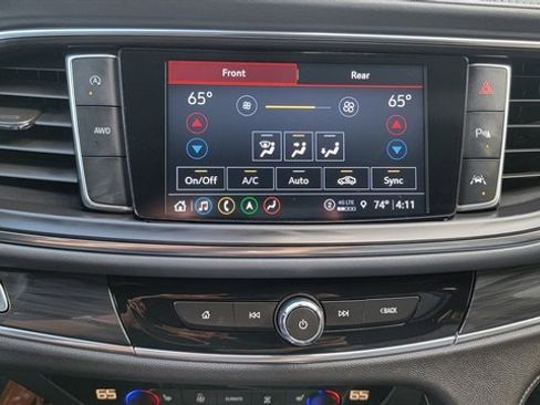 Used 2022 Buick Enclave Premium image 27