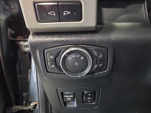 Used 2019 Ford F150 Lariat w/ Equipment Group 502A Luxury AWD/4WD image 25