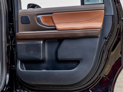 Used 2025 Ford Expedition Max King Ranch image 40