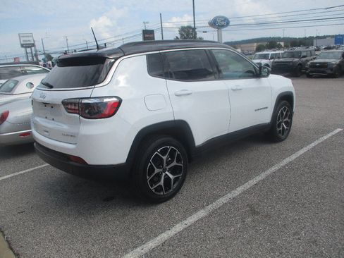 Used 2025 Jeep Compass Limited AWD/4WD image 20