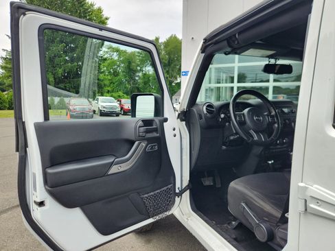Used 2017 Jeep Wrangler Unlimited Sport w/ Quick Order Package 24S AWD/4WD image 22